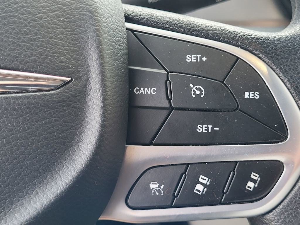 Thumbnail: 2021 Chrysler Pacifica - 25