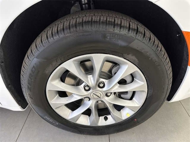 Thumbnail: 2025 Chrysler Pacifica - 8