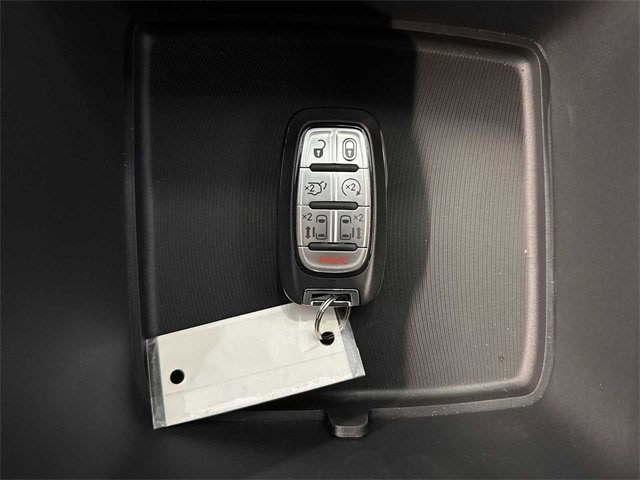 Thumbnail: 2025 Chrysler Pacifica - 17