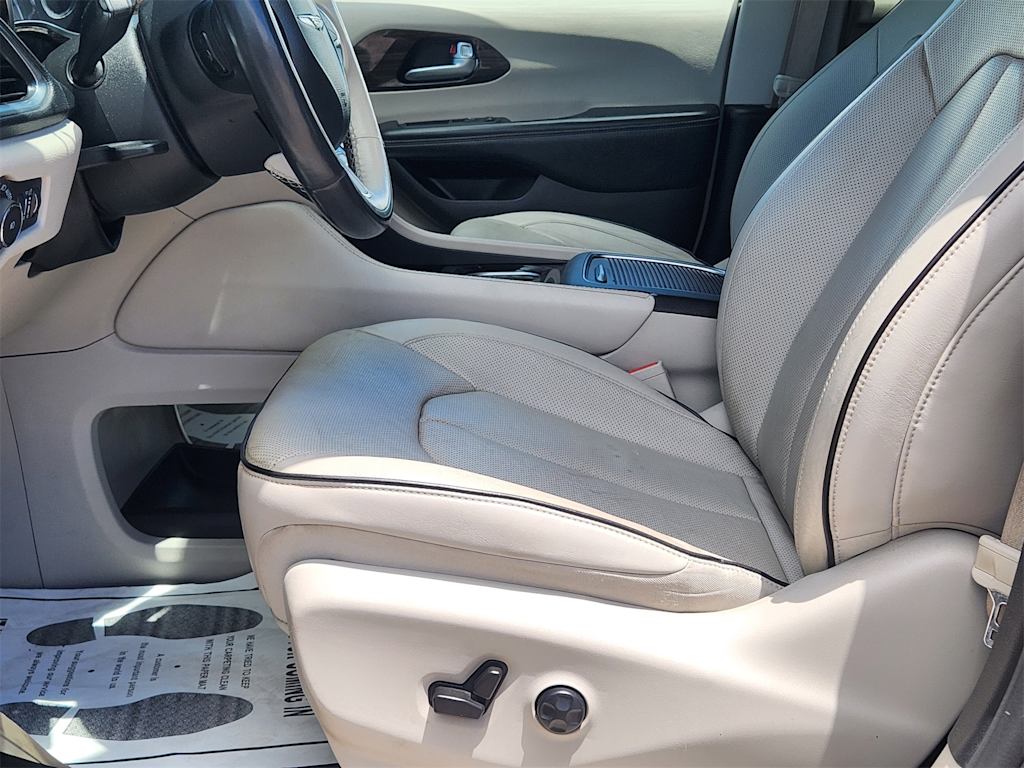 Thumbnail: 2021 Chrysler Pacifica - 11