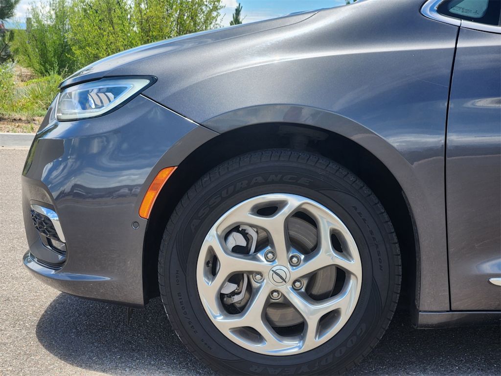 Thumbnail: 2021 Chrysler Pacifica - 8