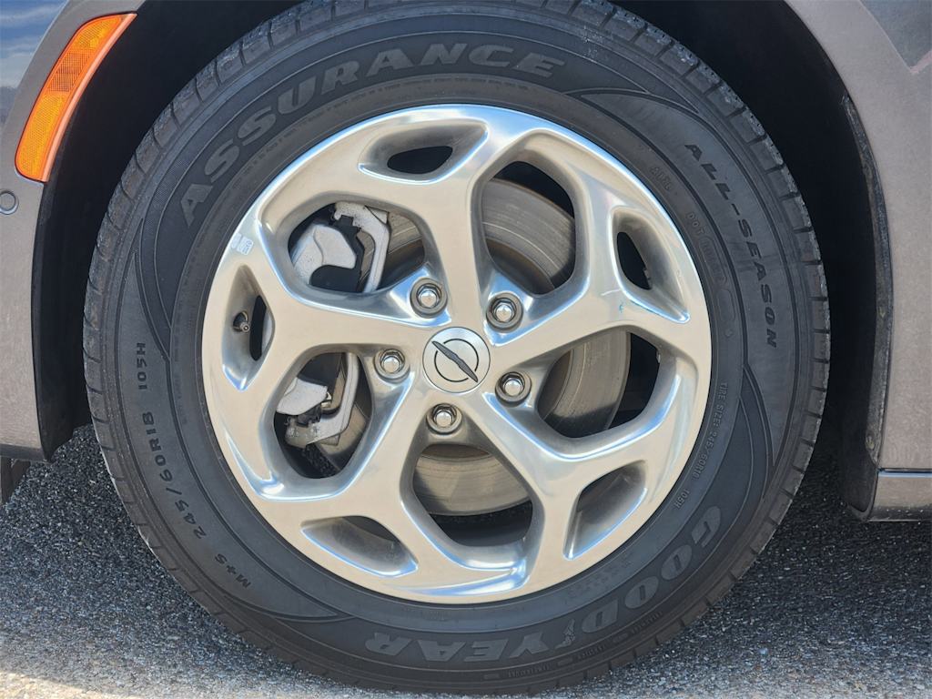 Thumbnail: 2021 Chrysler Pacifica - 19