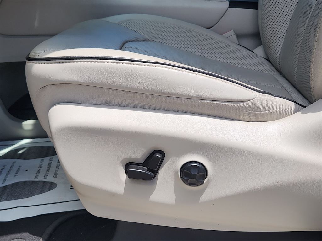 Thumbnail: 2021 Chrysler Pacifica - 26