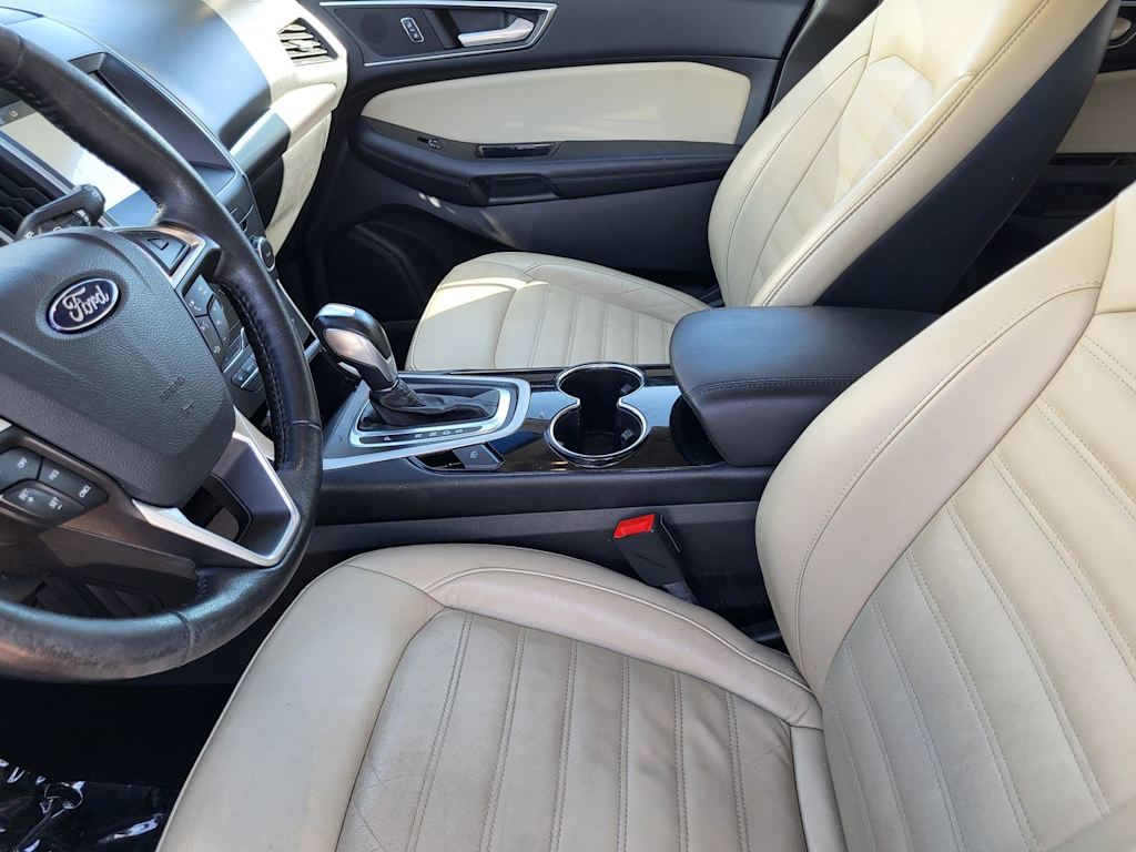 Thumbnail: 2017 Ford Edge - 10