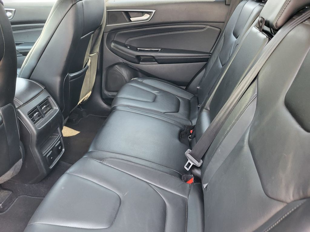 Thumbnail: 2016 Ford Edge - 11
