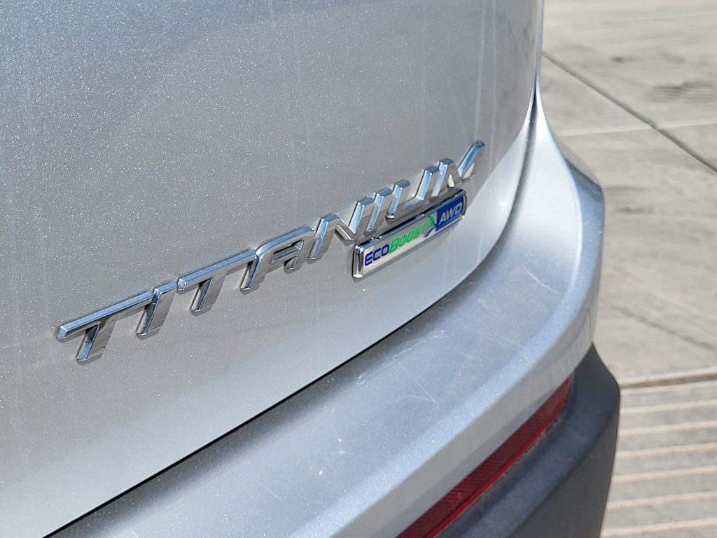Thumbnail: 2016 Ford Edge - 21