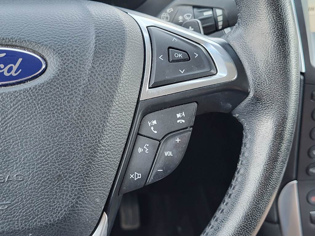 Thumbnail: 2016 Ford Edge - 26