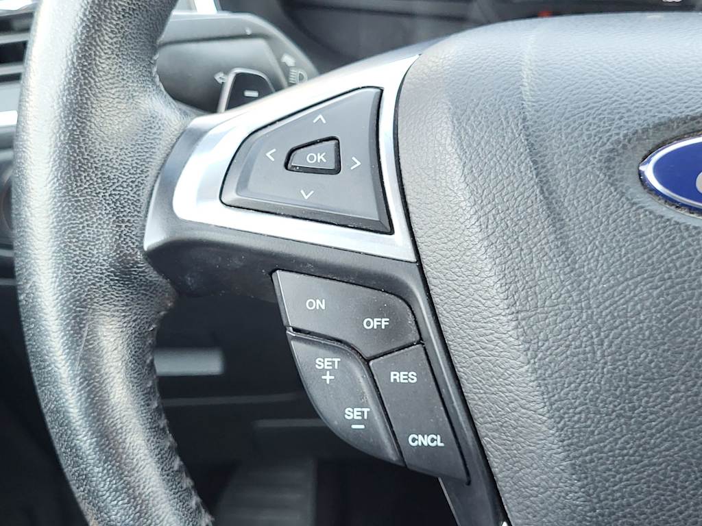 Thumbnail: 2016 Ford Edge - 25