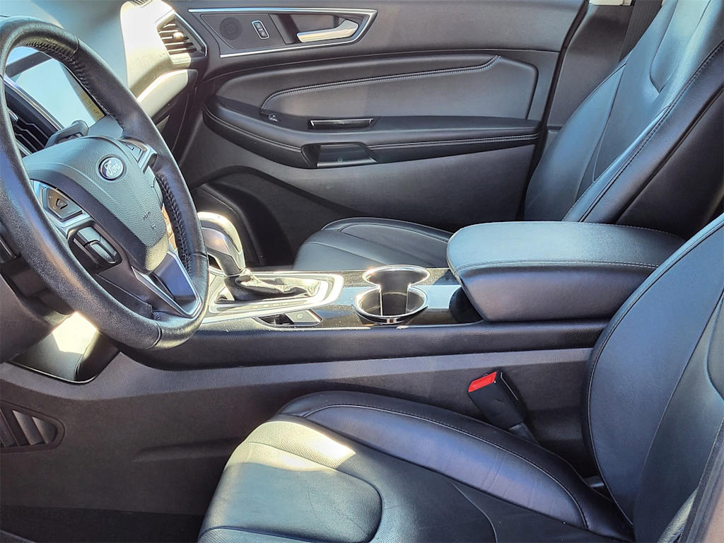 Thumbnail: 2017 Ford Edge - 11