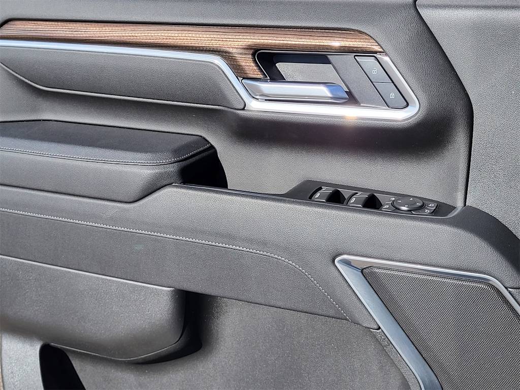 Thumbnail: 2025 Chevrolet Silverado 2500 - 24