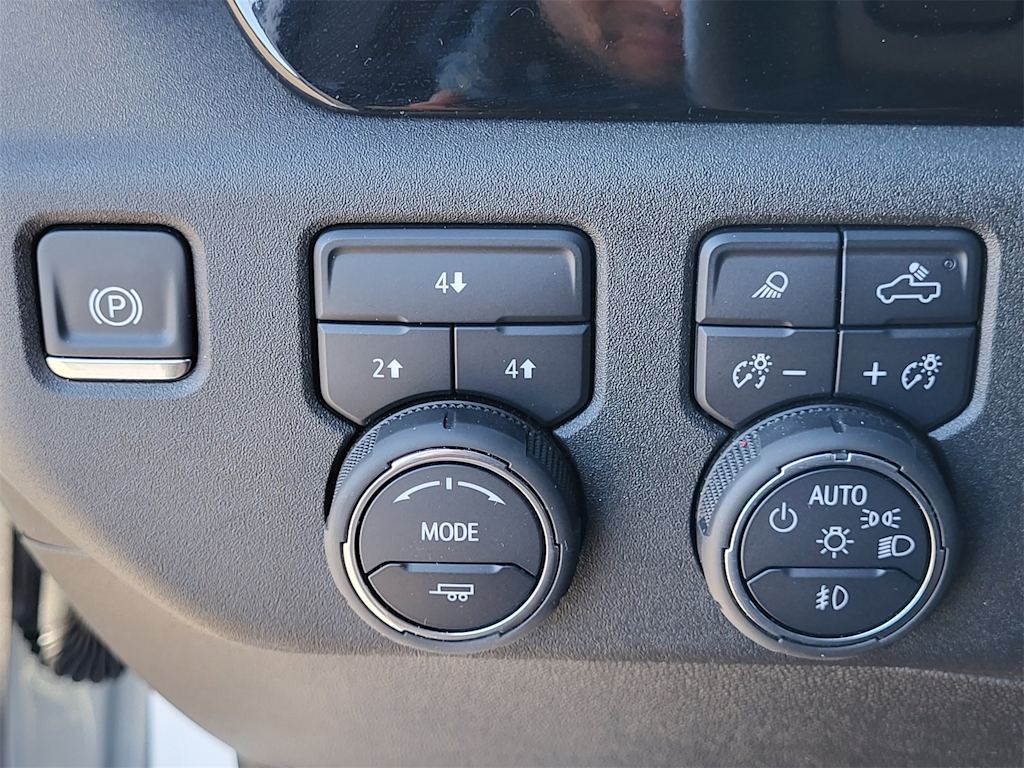 Thumbnail: 2025 Chevrolet Silverado 2500 - 23