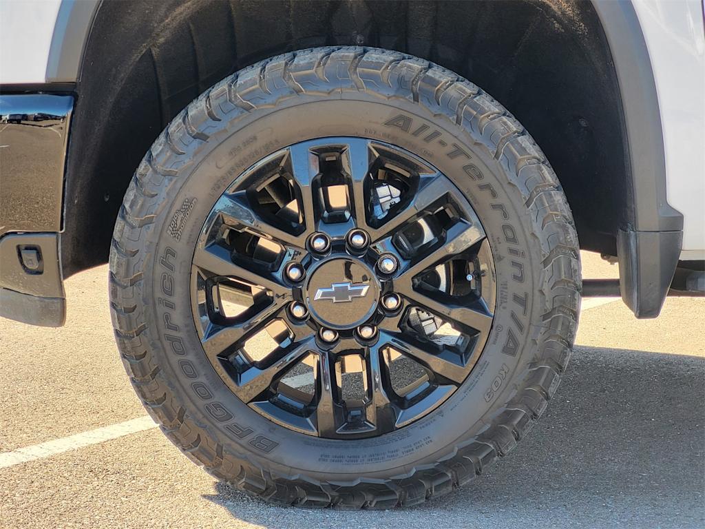 Thumbnail: 2025 Chevrolet Silverado 2500 - 17