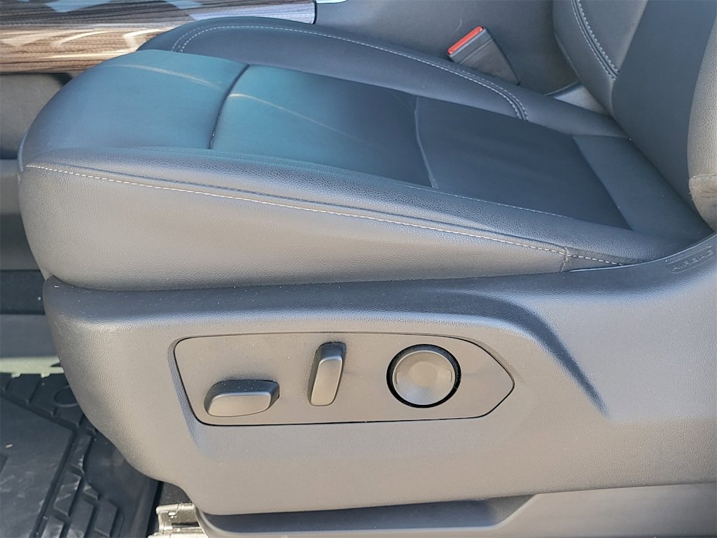 Thumbnail: 2025 Chevrolet Silverado 2500 - 25