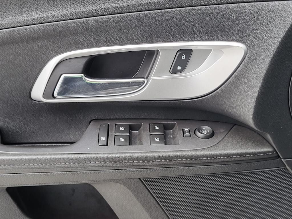 Thumbnail: 2017 Chevrolet Equinox - 25