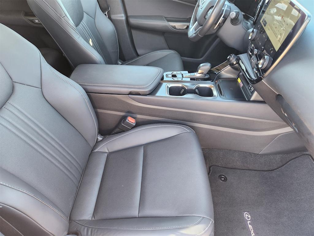 Thumbnail: 2024 Lexus ES - 27