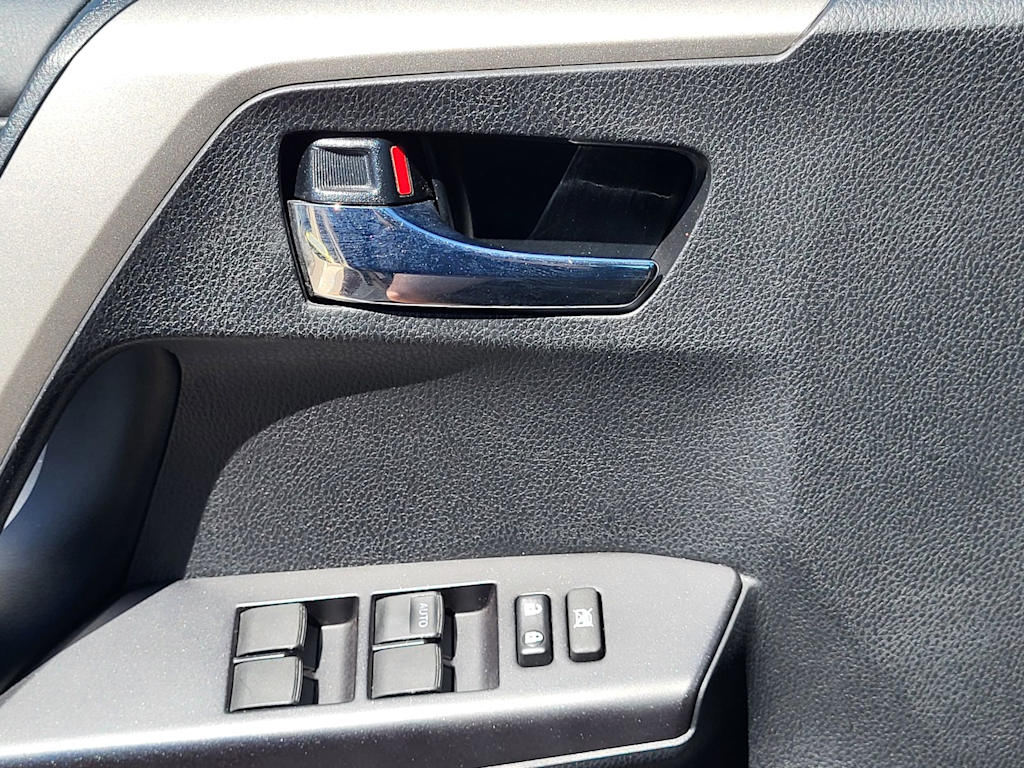 Thumbnail: 2018 Toyota RAV4 - 24