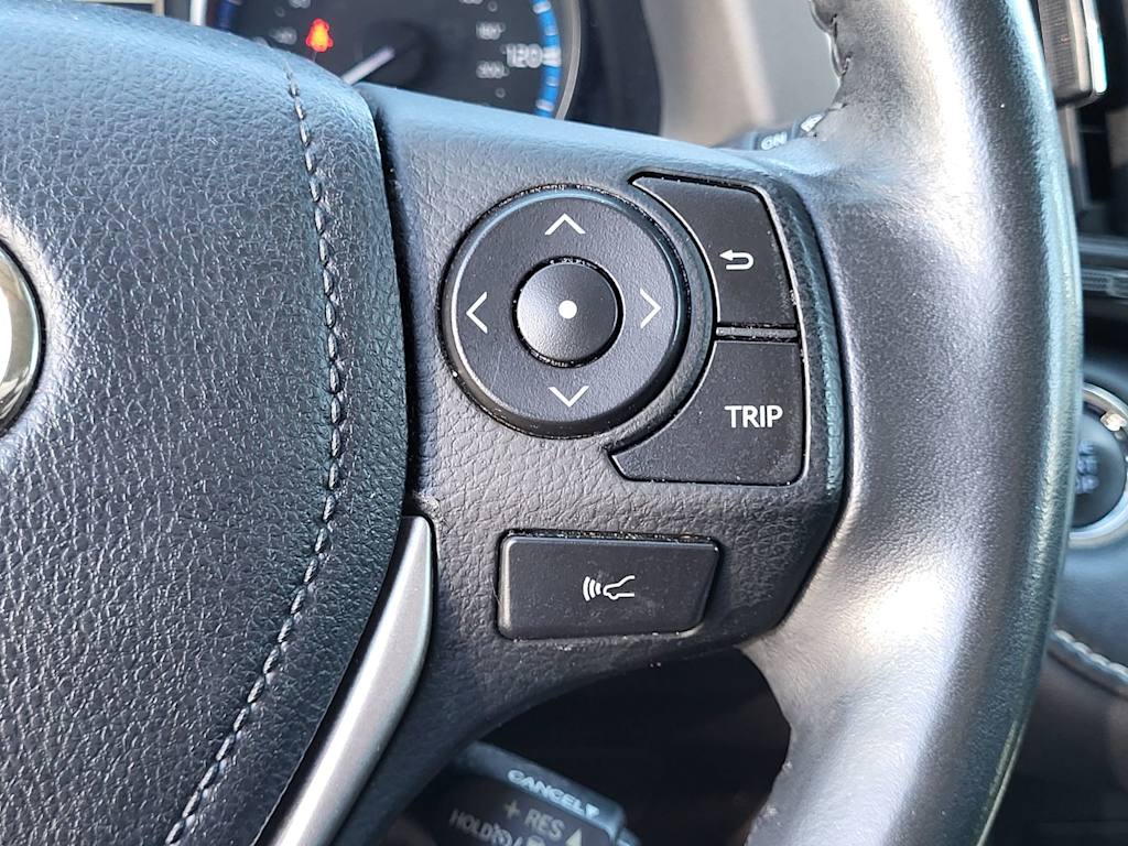 Thumbnail: 2018 Toyota RAV4 - 27