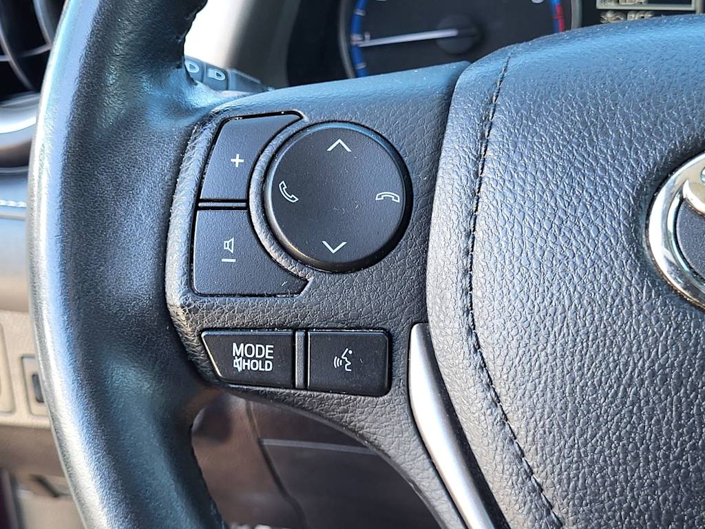 Thumbnail: 2018 Toyota RAV4 - 26