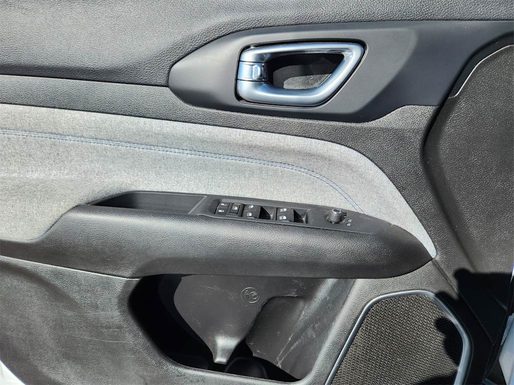 Thumbnail: 2025 Jeep Compass - 21