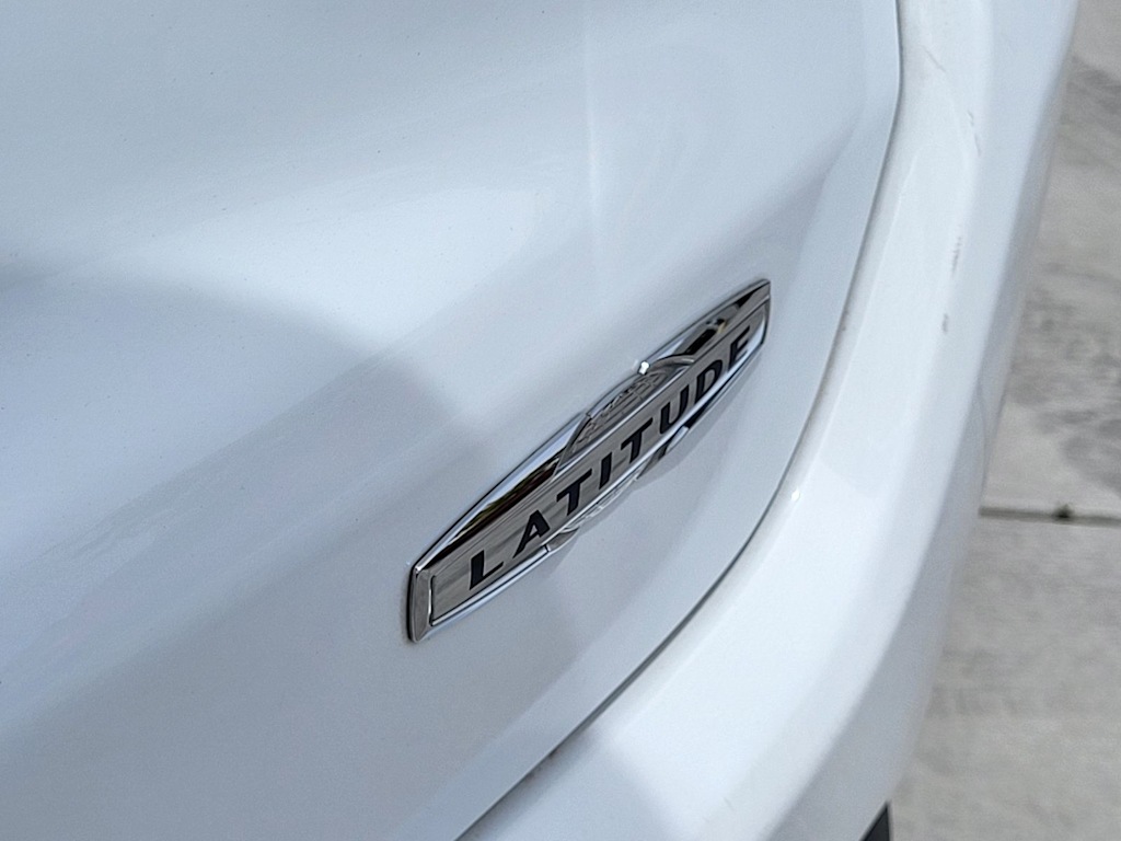 Thumbnail: 2022 Jeep Compass - 23