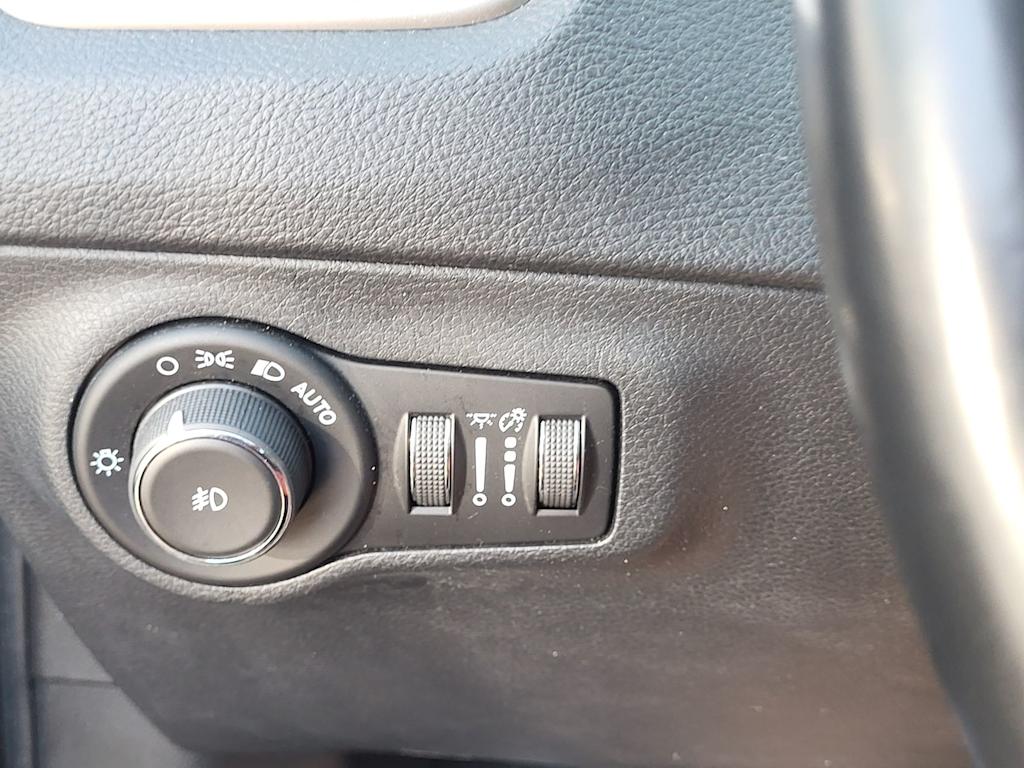 Thumbnail: 2018 Jeep Compass - 25