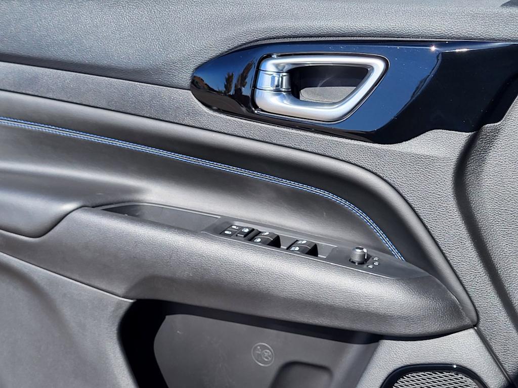 Thumbnail: 2026 Jeep Compass - 20