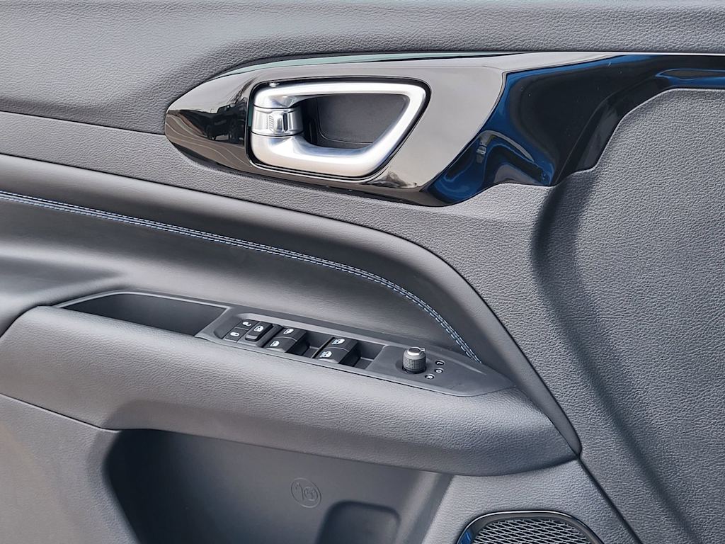 Thumbnail: 2026 Jeep Compass - 19