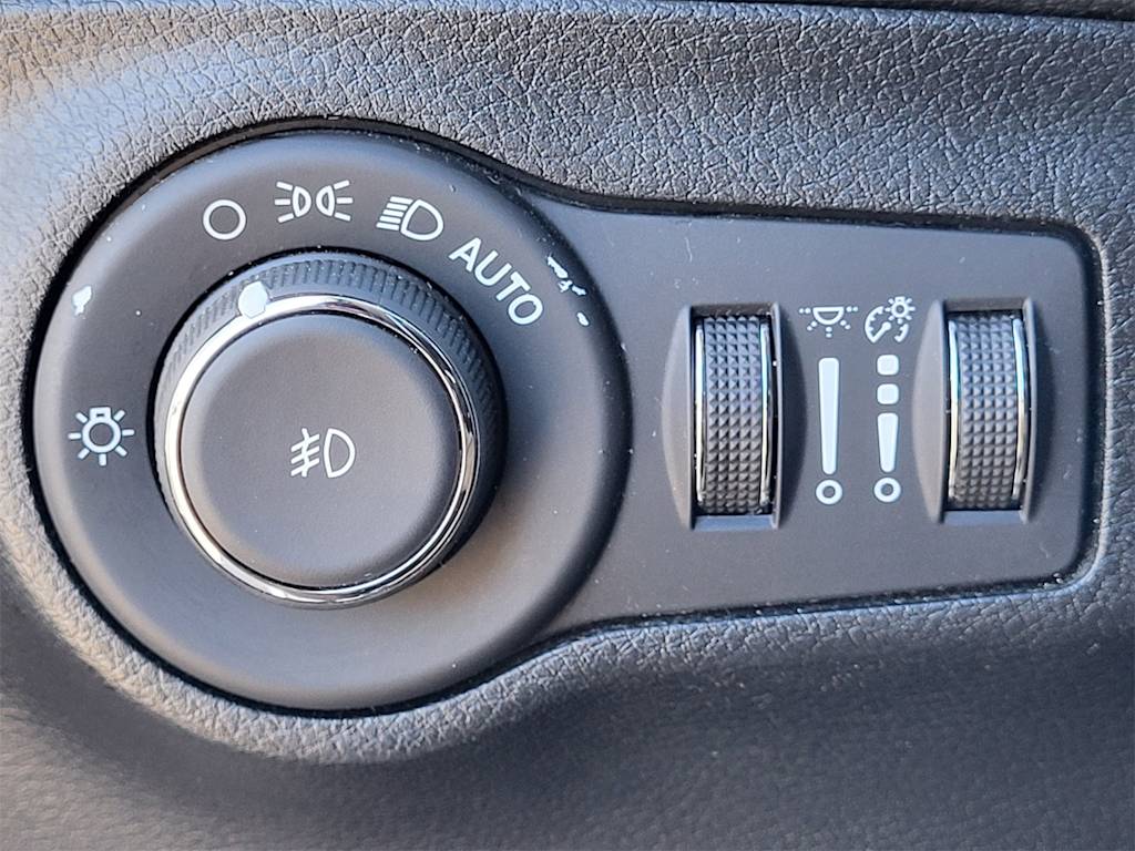 Thumbnail: 2021 Jeep Compass - 24