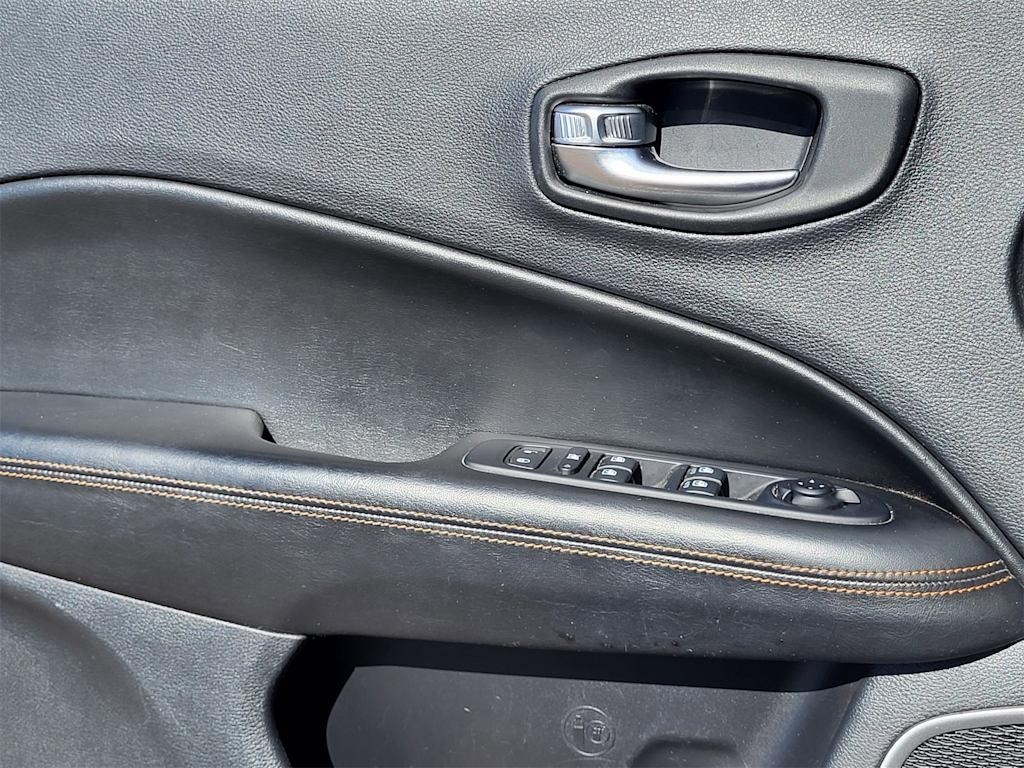 Thumbnail: 2021 Jeep Compass - 25