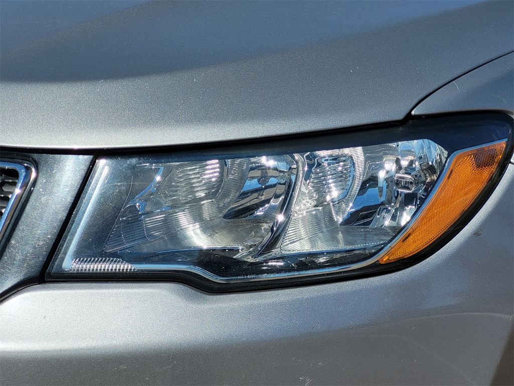 Thumbnail: 2021 Jeep Compass - 18