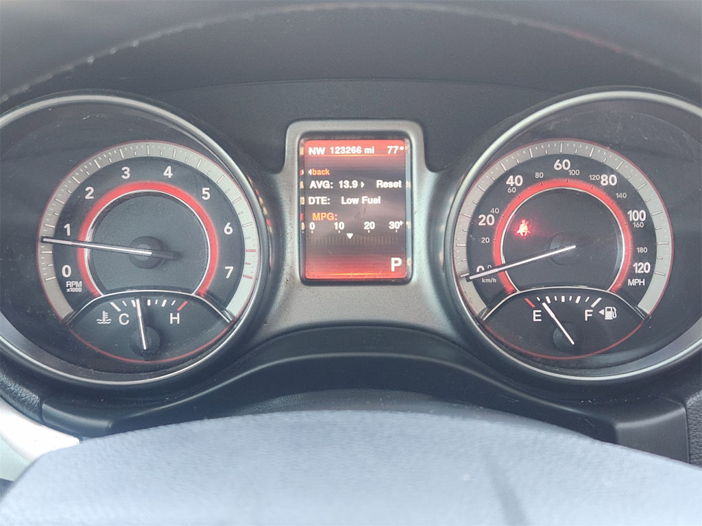 Thumbnail: 2018 Dodge Journey - 14