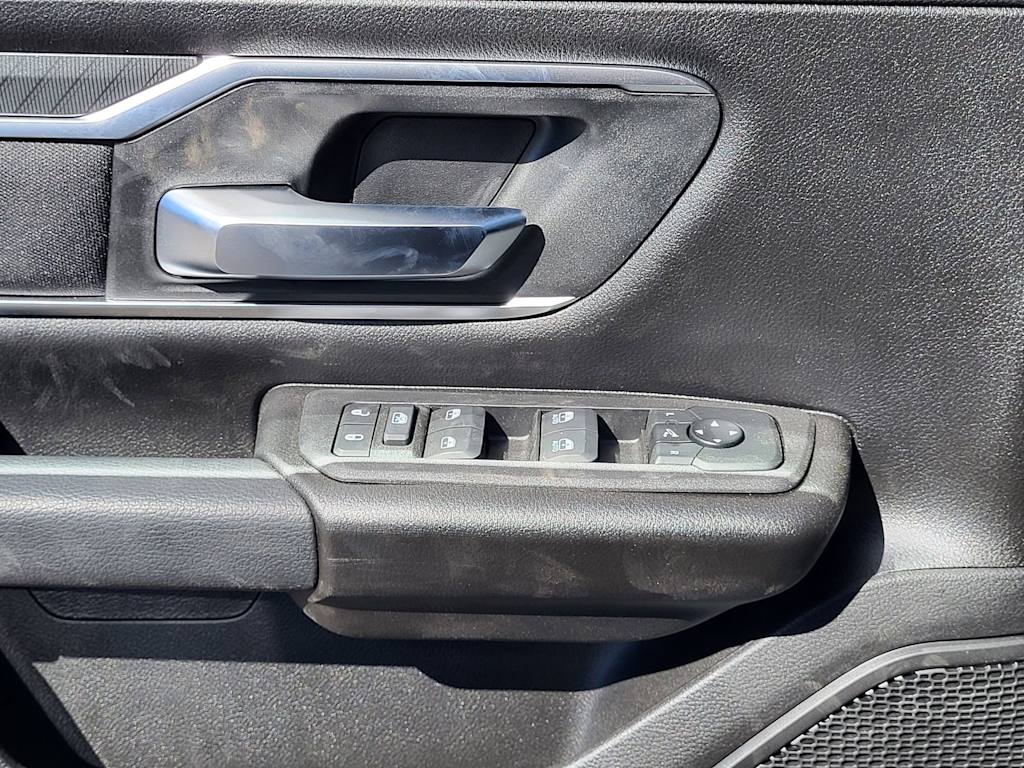 Thumbnail: 2026 RAM 1500 - 18