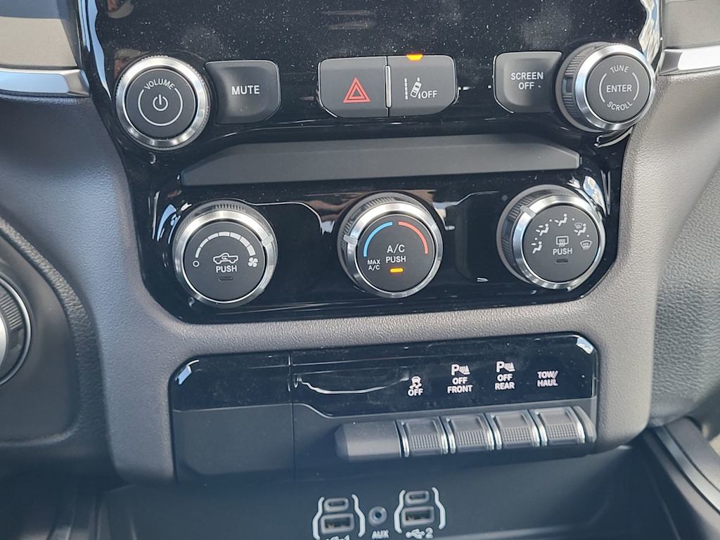 Thumbnail: 2026 RAM 1500 - 20