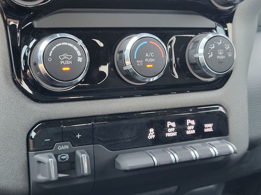 Thumbnail: 2026 RAM 1500 - 21