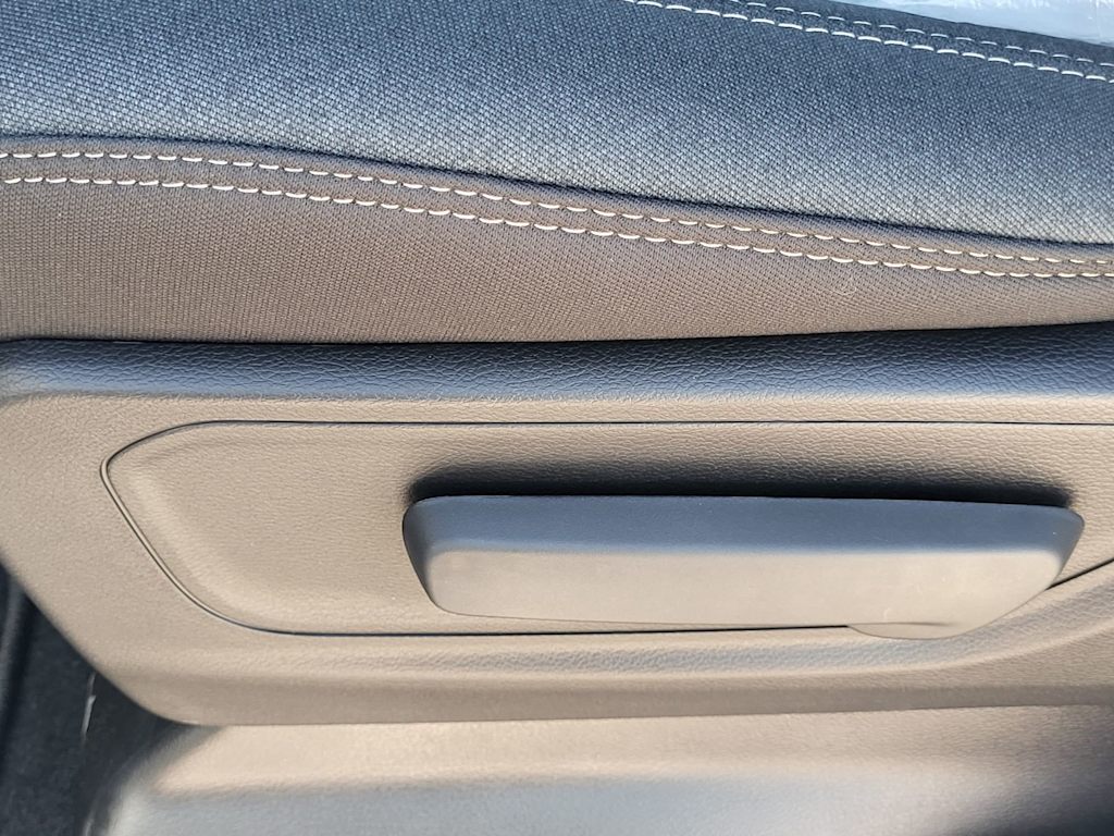 Thumbnail: 2026 RAM 1500 - 16