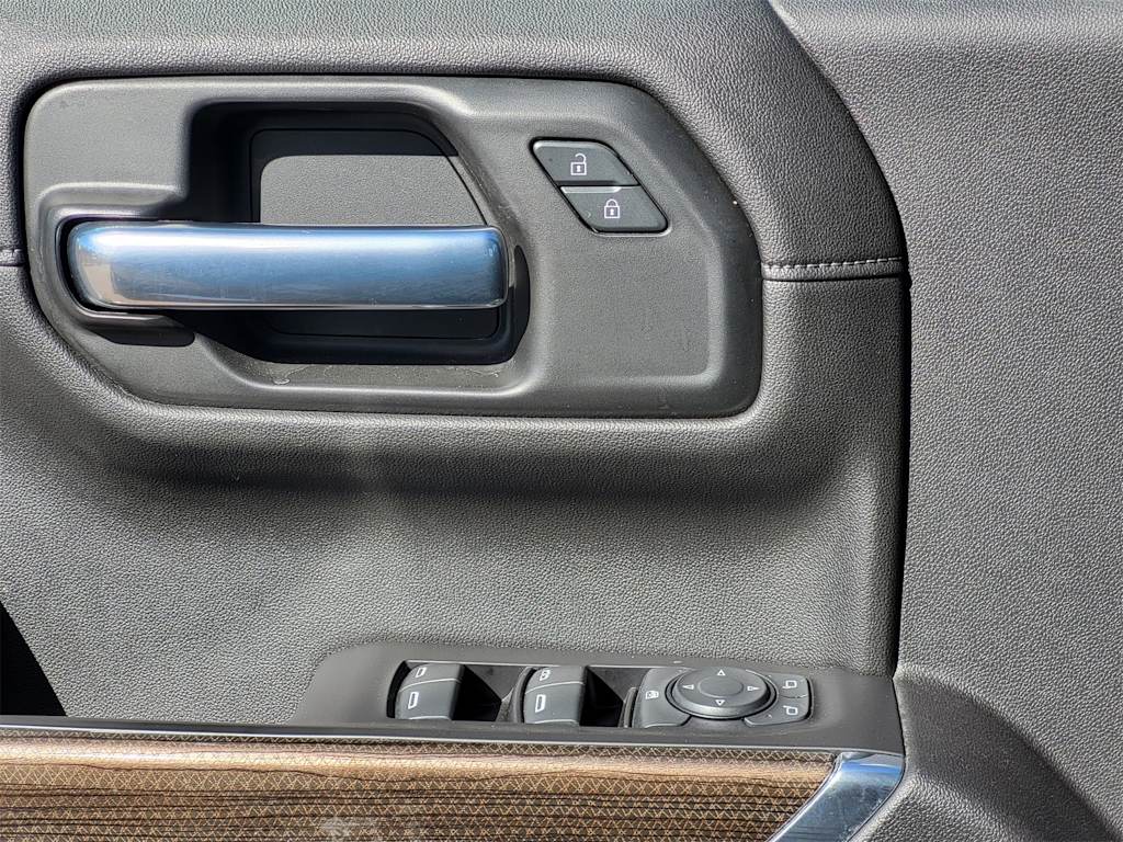 Thumbnail: 2020 Chevrolet Silverado 1500 - 21