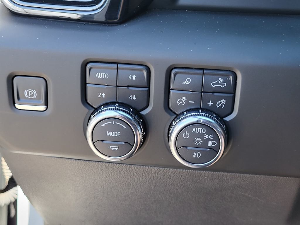 Thumbnail: 2023 GMC Sierra 1500 - 23