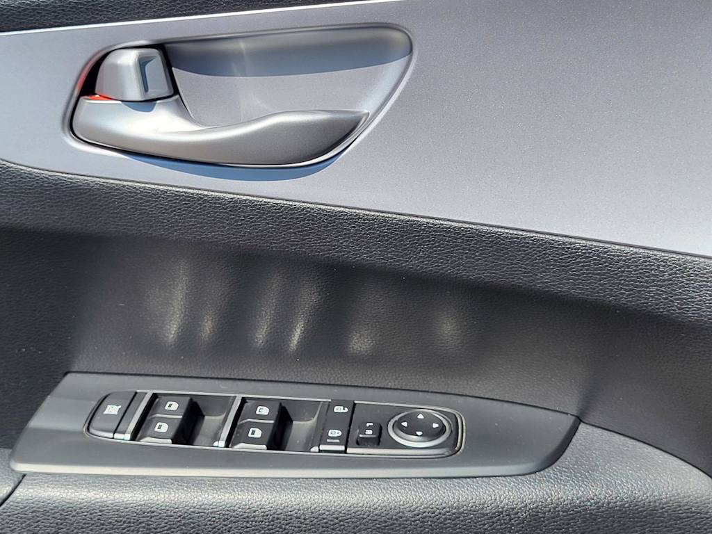 Thumbnail: 2024 Kia Forte - 21