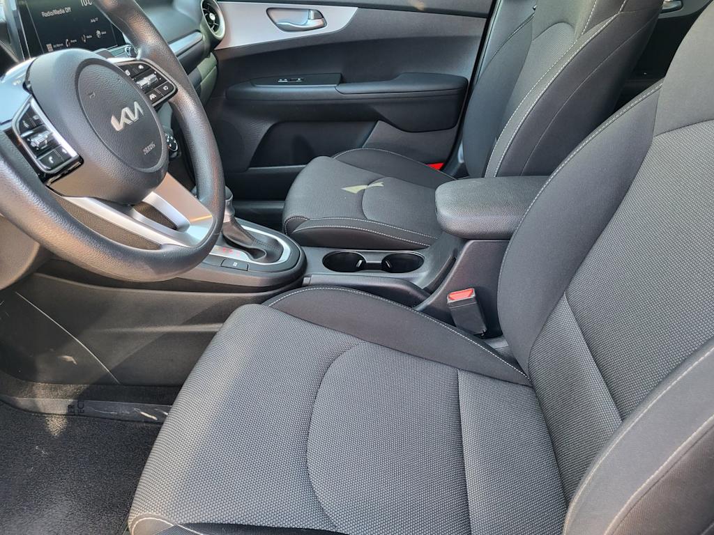 Thumbnail: 2024 Kia Forte - 9
