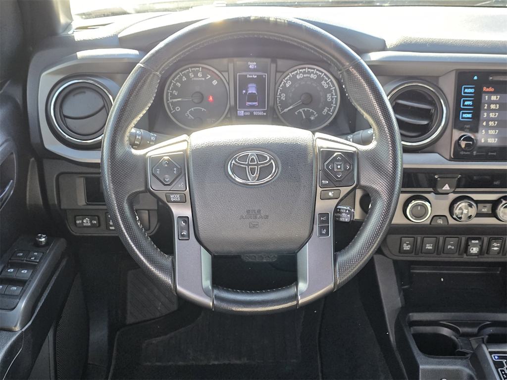 Thumbnail: 2018 Toyota Tacoma - 10