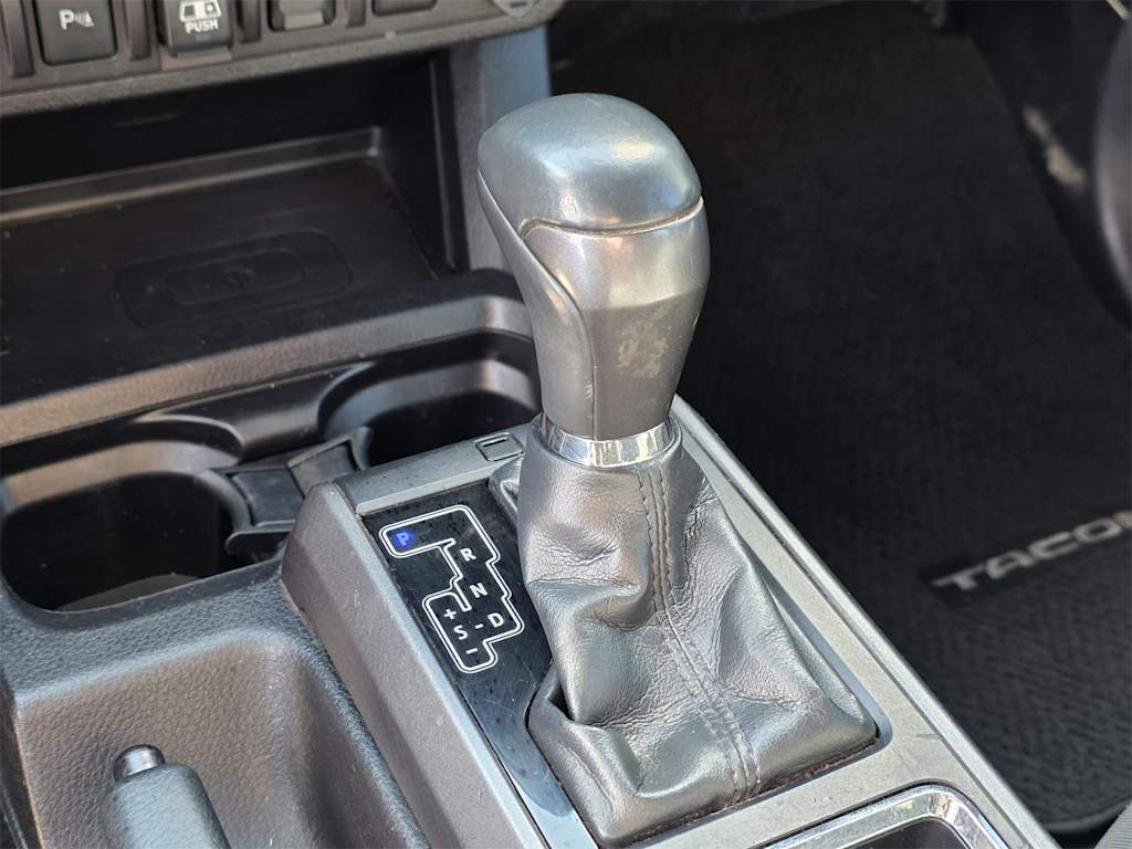 Thumbnail: 2018 Toyota Tacoma - 14