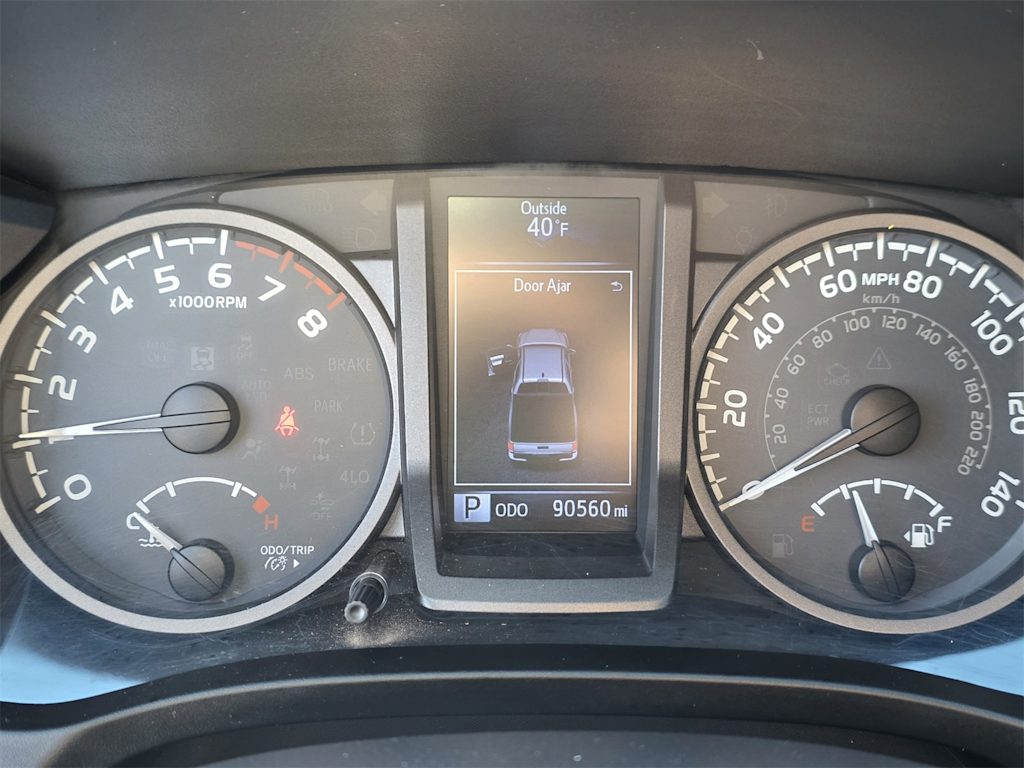 Thumbnail: 2018 Toyota Tacoma - 15