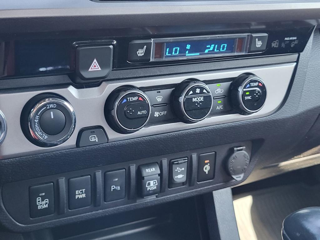 Thumbnail: 2018 Toyota Tacoma - 32