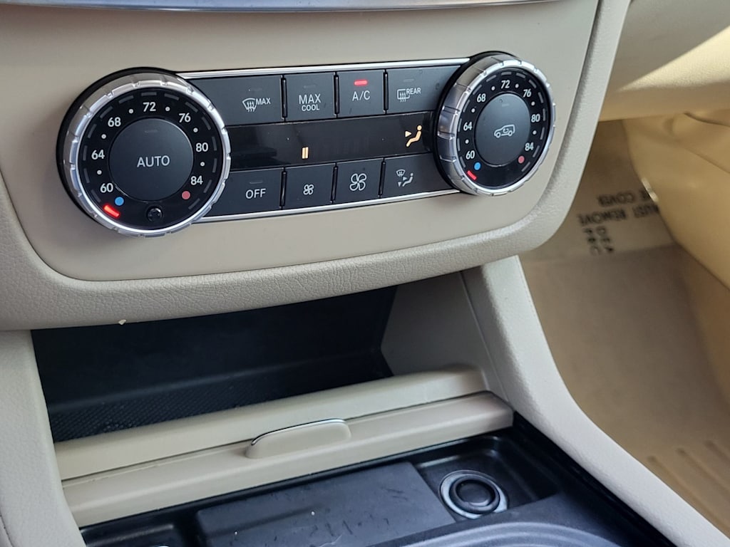 Thumbnail: 2015 Mercedes-Benz GL-Class - 24