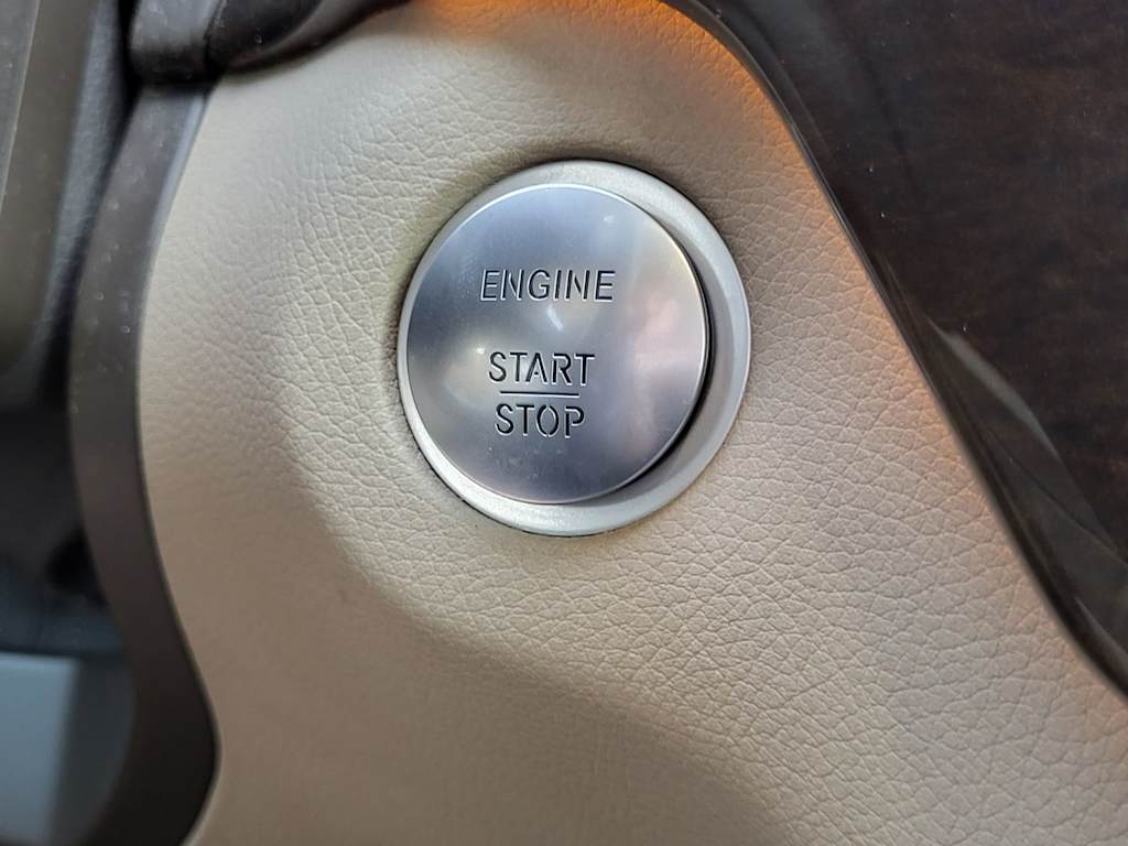 Thumbnail: 2015 Mercedes-Benz GL-Class - 22