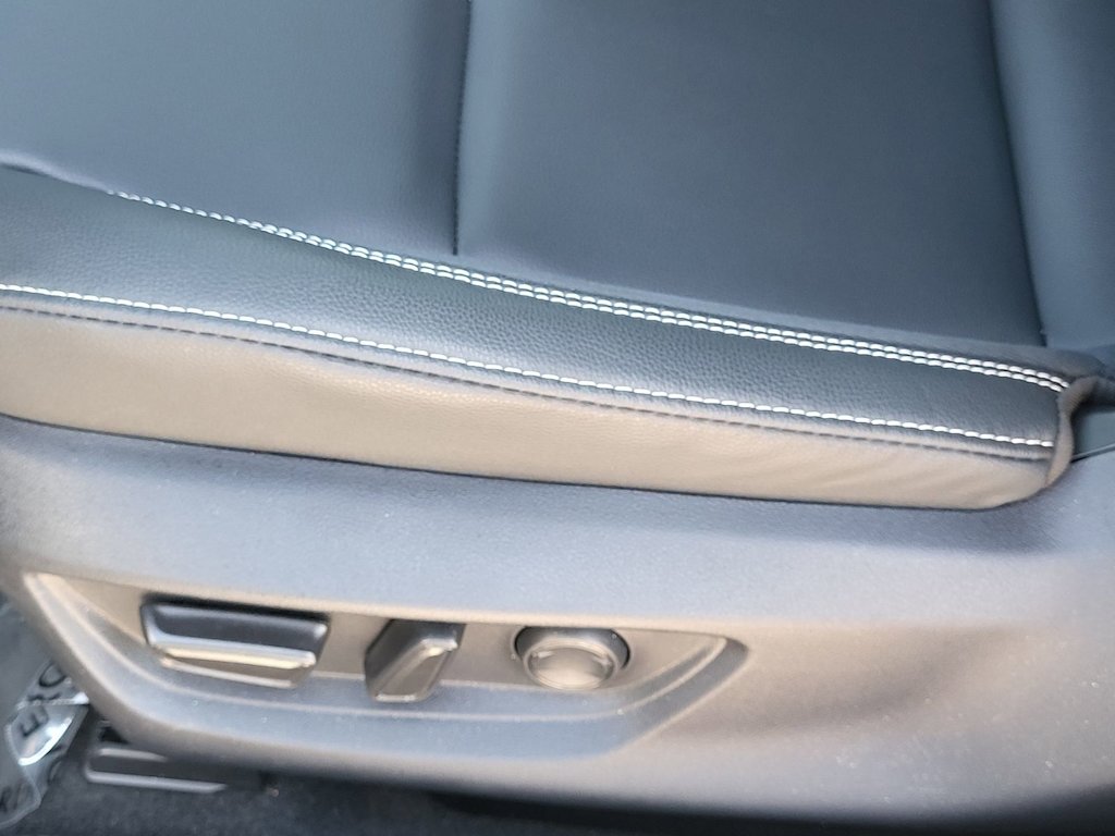 Thumbnail: 2025 Toyota Camry - 23