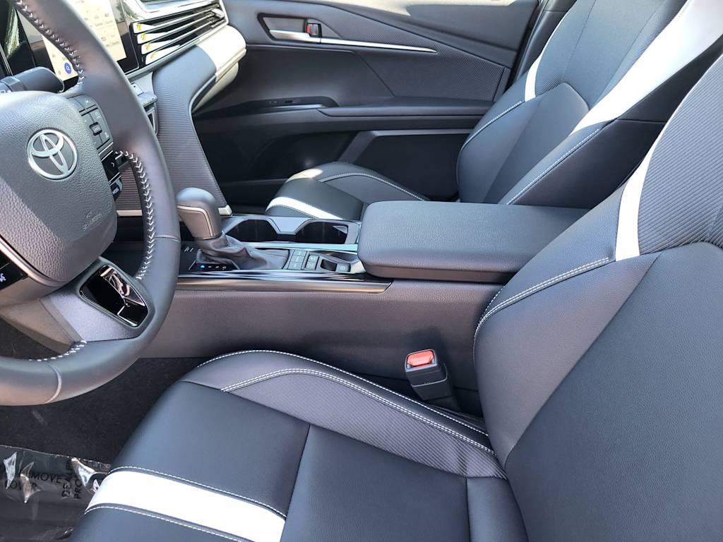 Thumbnail: 2025 Toyota Camry - 31