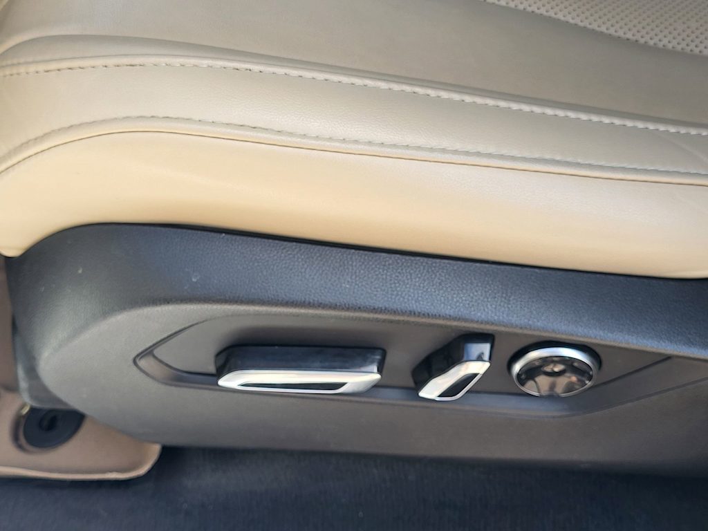 Thumbnail: 2022 Acura MDX - 19