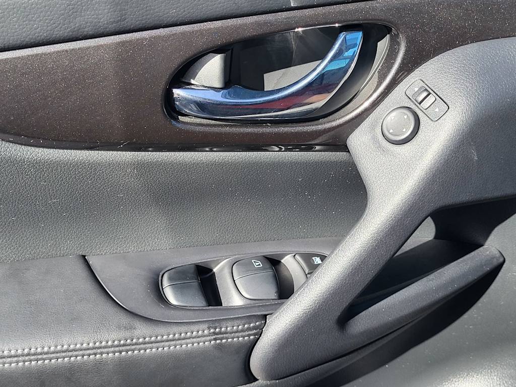 Thumbnail: 2019 Nissan Rogue - 23
