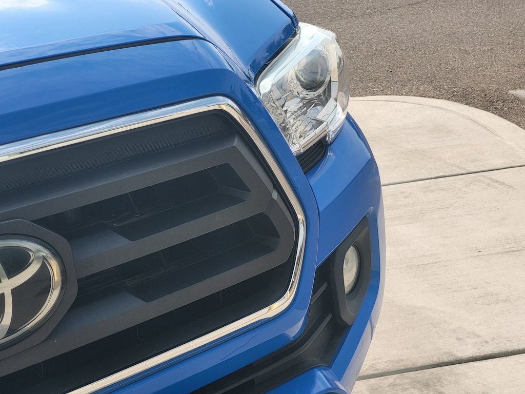 Thumbnail: 2020 Toyota Tacoma - 6